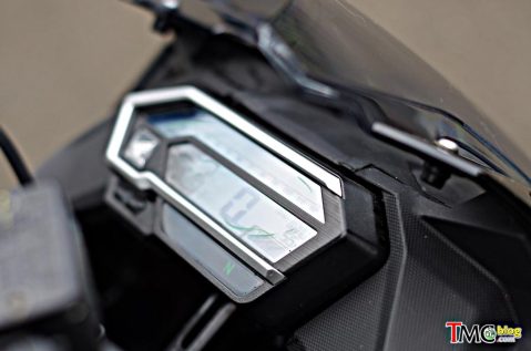 CBR-150R-Black-TMCBlog-007